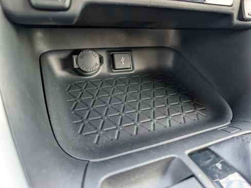 Used 2020 Toyota RAV4 LE image 19