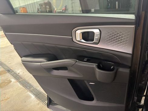 Used 2021 Kia Sorento SX image 22