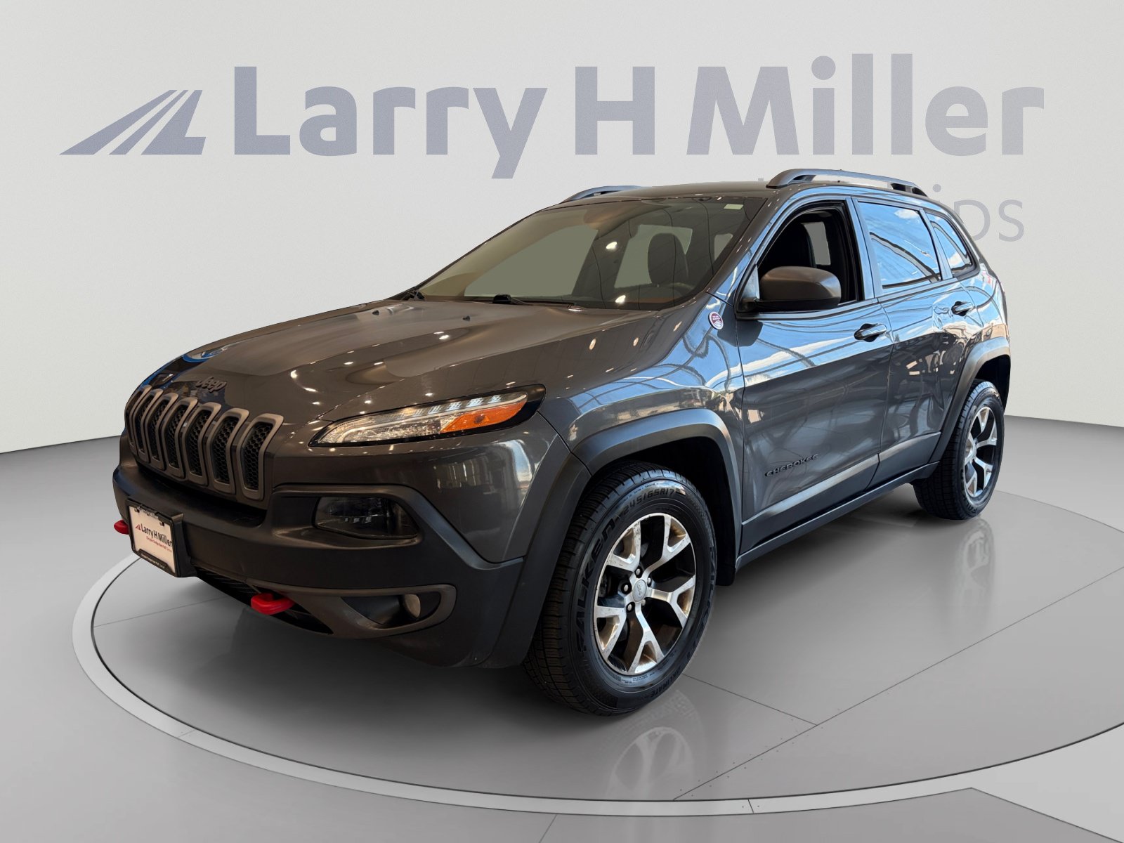 Used 2016 Jeep Cherokee Trailhawk w/ Cold Weather Group AWD/4WD image 1