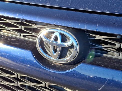 Used 2018 Toyota 4Runner SR5 image 8