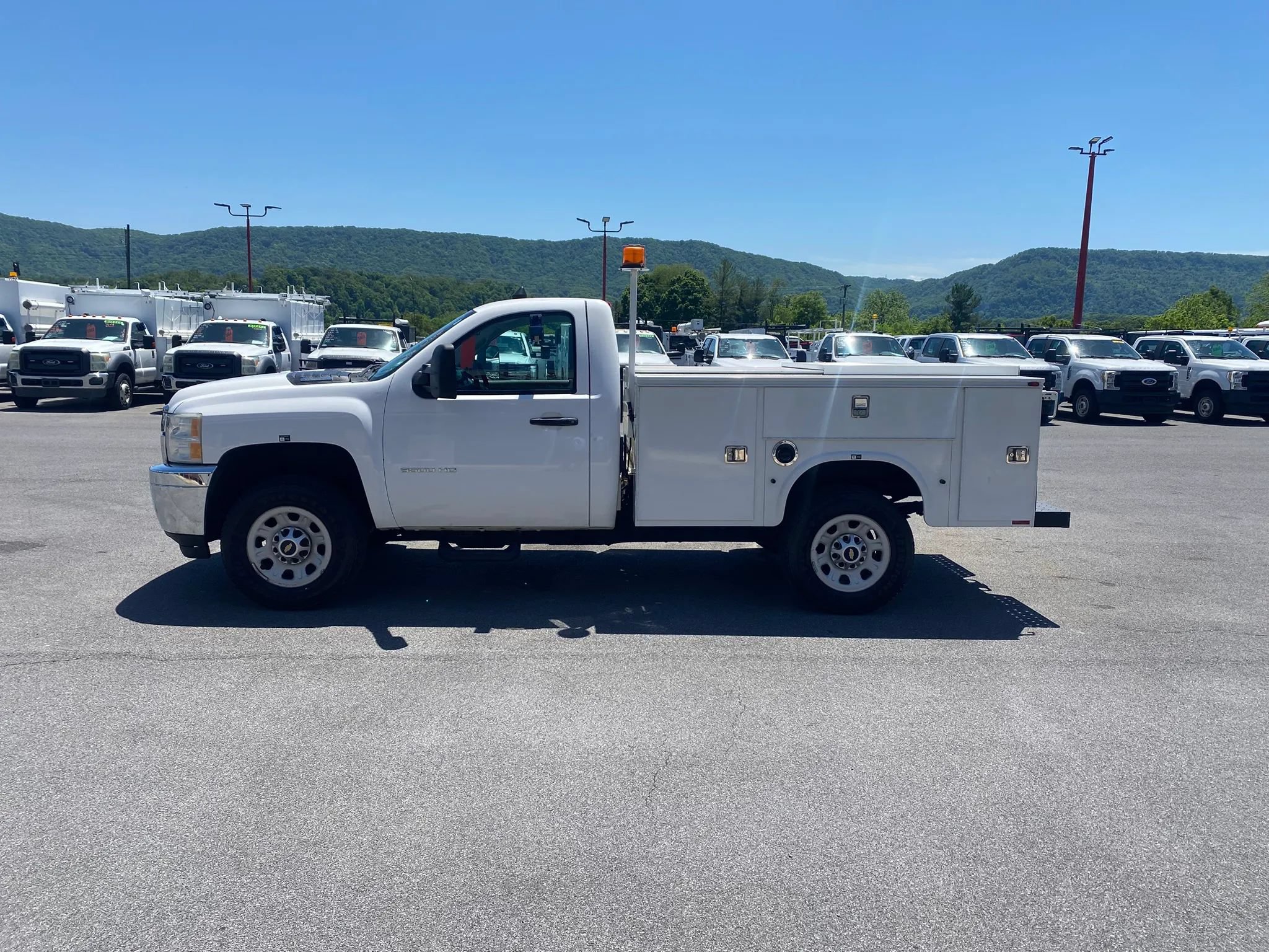 Used 2014 Chevrolet Silverado 3500 W/T RWD image 5