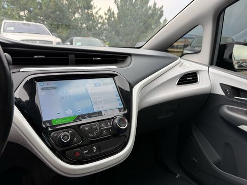 Used 2018 Chevrolet Bolt Premier w/ Driver Confidence II Package FWD image 30