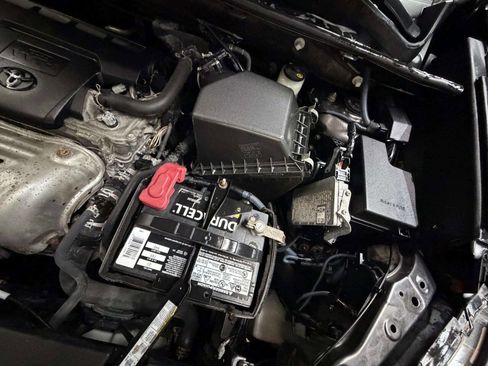 Used 2013 Toyota RAV4 XLE image 29