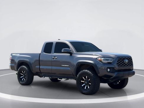 Used 2023 Toyota Tacoma TRD Off-Road w/ TRD Premium Off Road Package AWD/4WD image 3