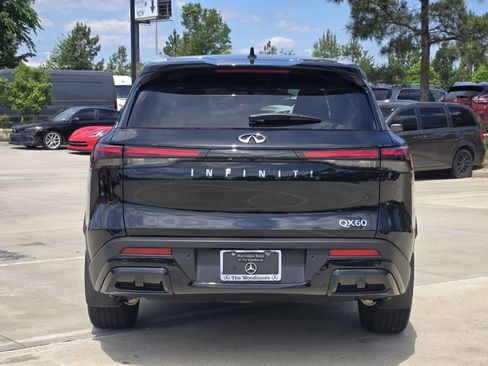 Used 2025 INFINITI QX60 Luxe w/ Vision Package FWD image 8