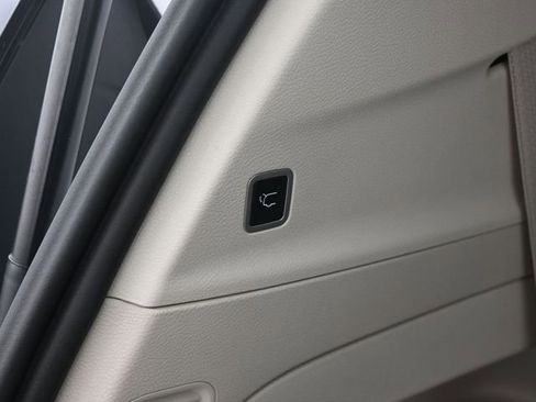 Used 2023 Chrysler Voyager LX FWD image 29