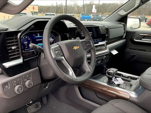 New 2026 Chevrolet Silverado 1500 LT w/ Z71 Off-Road Package AWD/4WD image 6