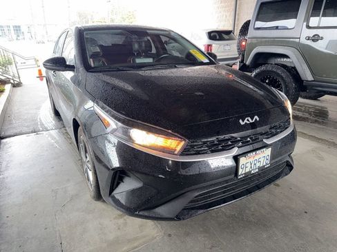 Used 2023 Kia Forte LXS image 3