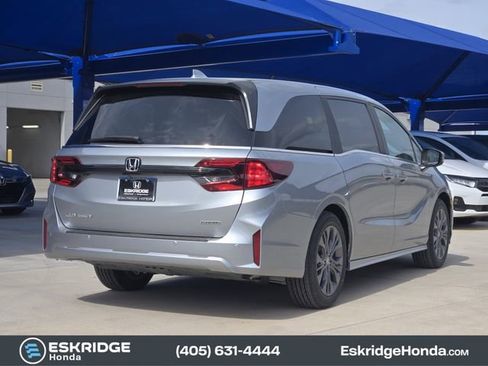 New 2026 Honda Odyssey Touring image 4