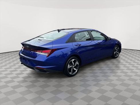 Used 2023 Hyundai Elantra SEL w/ Convenience Package FWD image 6