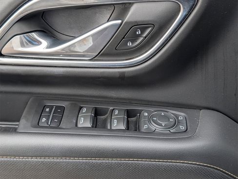 Used 2023 Chevrolet Suburban Premier image 23