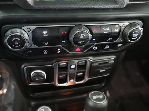 Used 2021 Jeep Wrangler Unlimited Sahara image 13