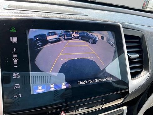 Used 2016 Honda Pilot Touring image 22