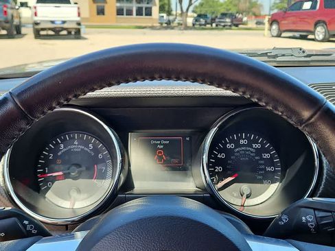 Used 2017 Ford Mustang Coupe RWD image 18