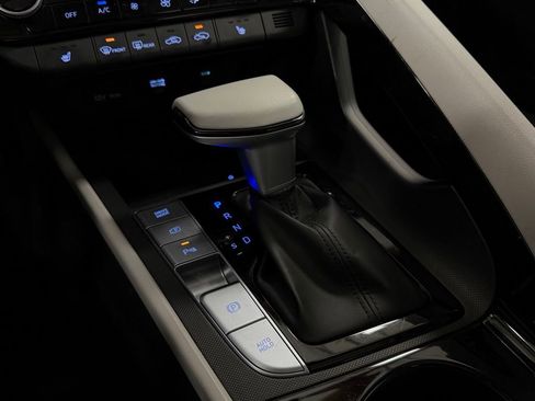 Certified 2024 Hyundai Elantra Limited image 23