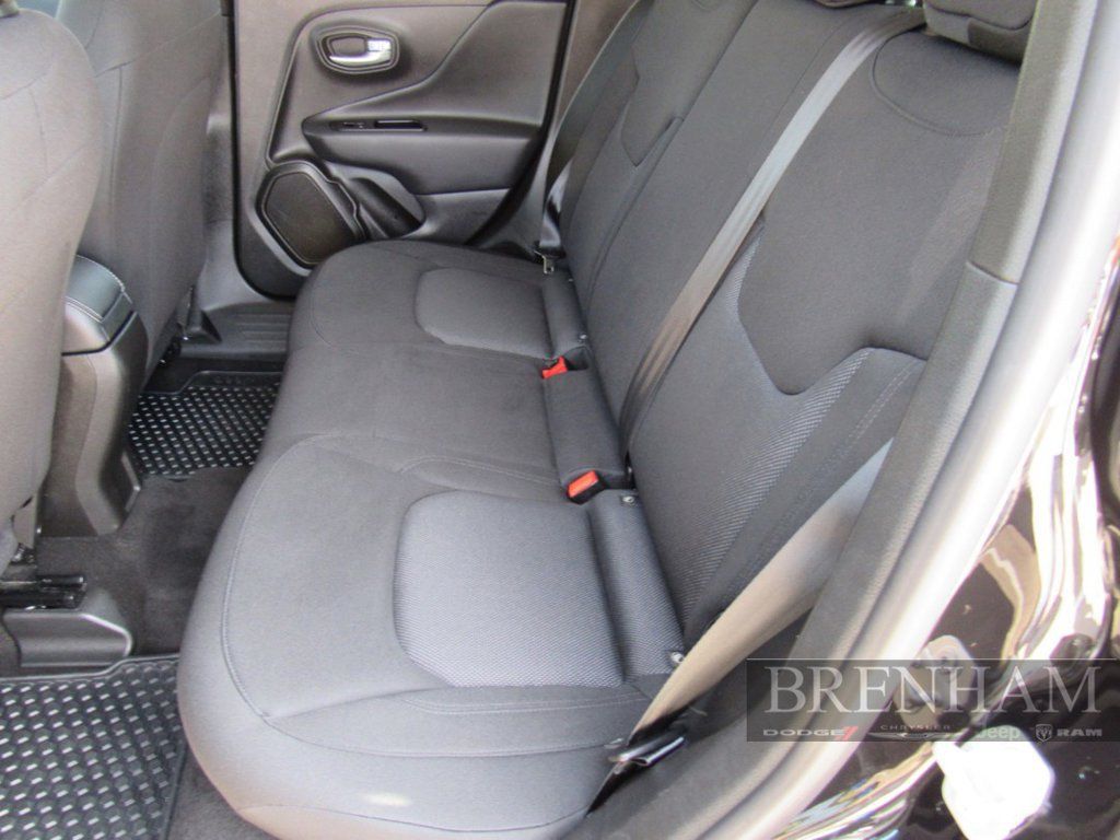 Used 2023 Jeep Renegade Latitude AWD/4WD image 15
