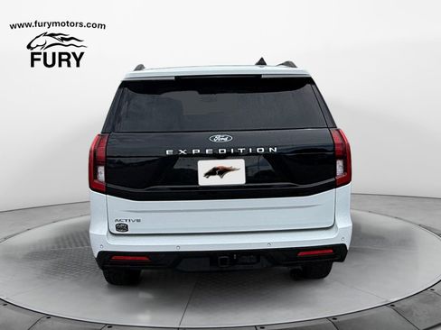 Used 2025 Ford Expedition Active AWD/4WD image 4