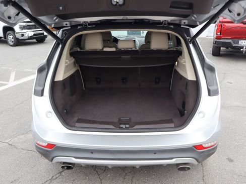 Used 2018 Lincoln MKC Reserve FWD image 32