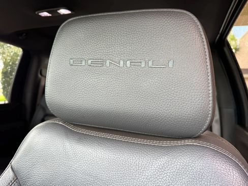 Used 2020 GMC Sierra 2500 Denali w/ Denali Ultimate Package AWD/4WD image 14