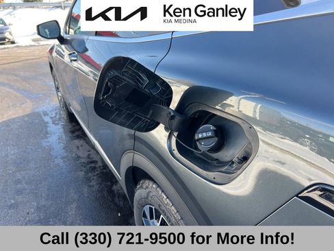 Certified 2025 Kia Sportage EX image 50