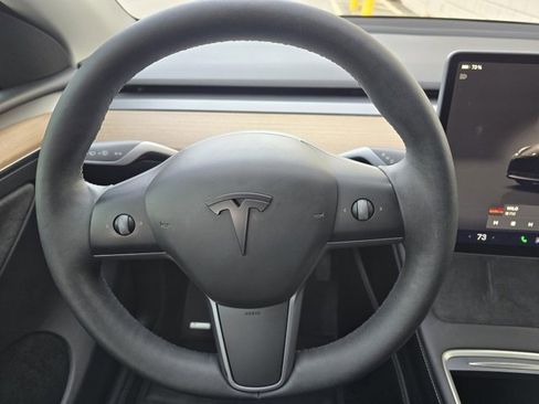 Used 2023 Tesla Model Y Long Range image 39