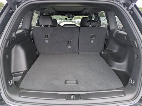 New 2025 Jeep Grand Cherokee Limited w/ Black Appearance Package image 11