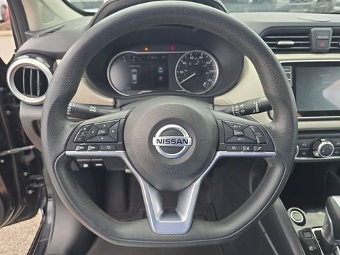 Used 2021 Nissan Versa SV FWD image 28