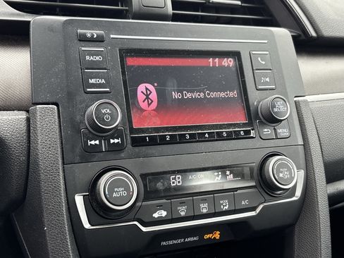 Used 2020 Honda Civic LX image 29