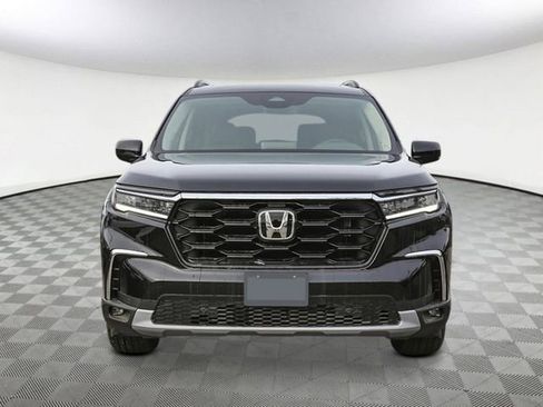 New 2025 Honda Pilot Touring image 6