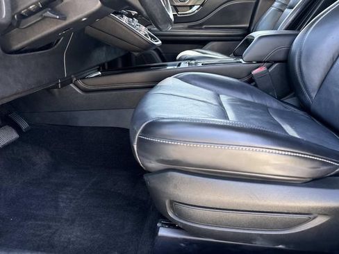 Used 2020 Lincoln Corsair AWD w/ Premium Package image 17