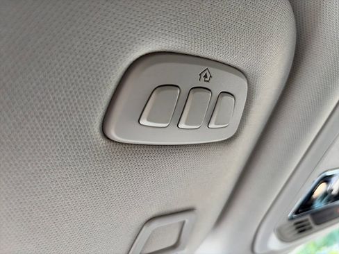 Used 2025 Lincoln Nautilus Premier AWD/4WD image 27