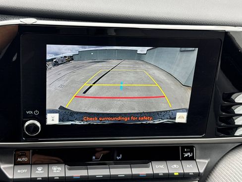 Certified 2025 Toyota Camry SE w/ Convenience Package image 16