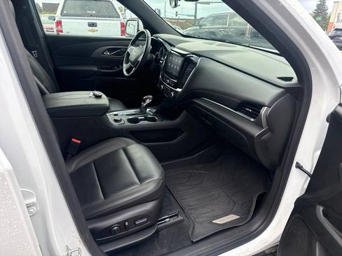 Used 2023 Chevrolet Traverse LT w/ LPO, Floor Liner Package AWD/4WD image 39