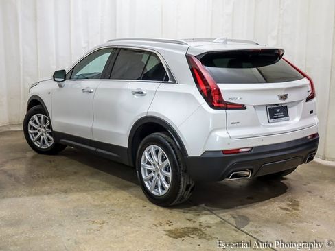 Certified 2023 Cadillac XT4 Luxury w/ Cold Weather Package image 8