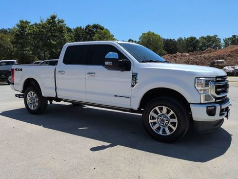 Used 2022 Ford F350 Platinum AWD/4WD image 2