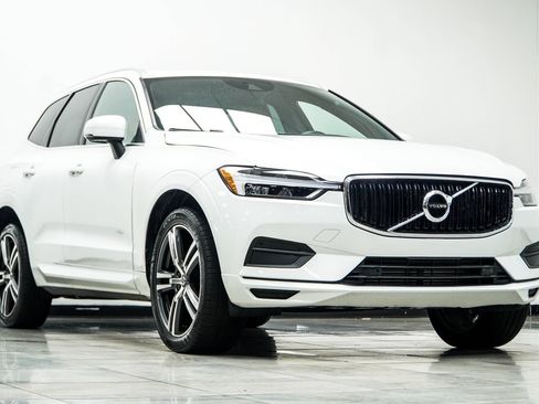 Used 2020 Volvo XC60 T5 Momentum w/ Protection Package Premier AWD/4WD image 4