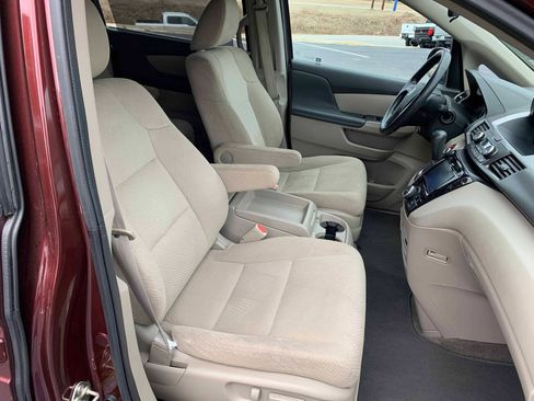 Used 2016 Honda Odyssey SE image 8