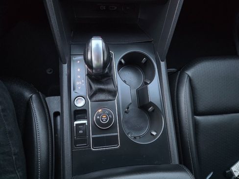 Used 2019 Volkswagen Atlas SE image 24