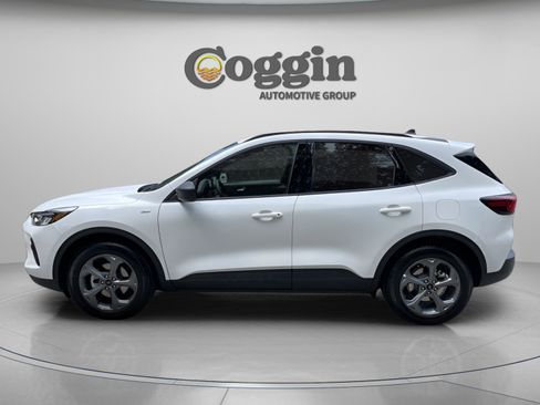 New 2025 Ford Escape ST-Line image 2