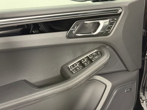 New 2025 Porsche Macan image 28
