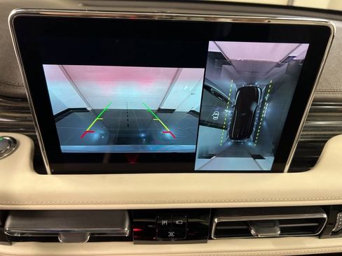 Certified 2023 Lincoln Aviator Black Label AWD/4WD image 12