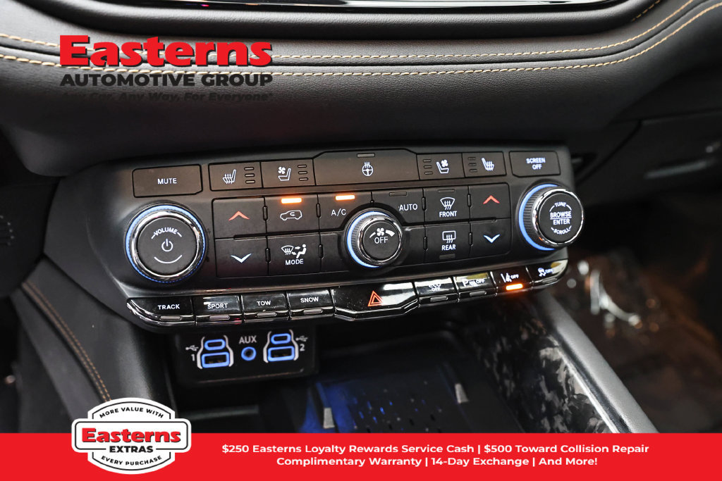 Used 2025 Dodge Durango R/T AWD/4WD image 20
