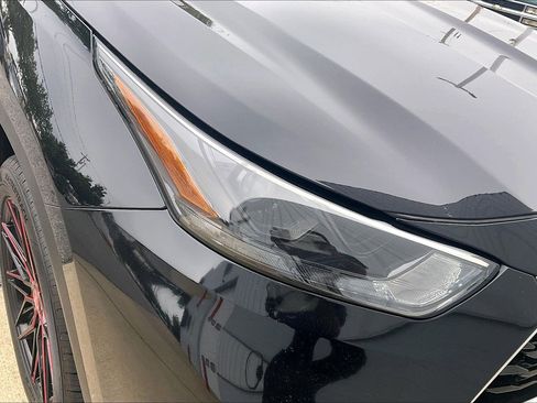 Used 2023 Toyota Highlander L FWD image 33