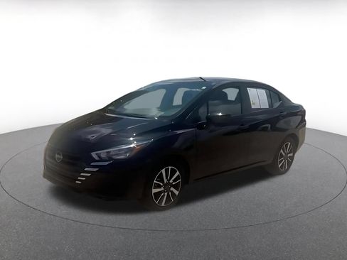 Used 2025 Nissan Versa SV FWD image 4
