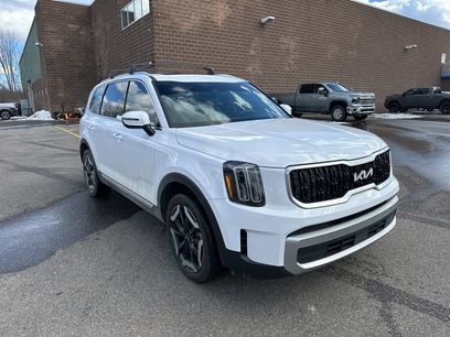 Used 2024 Kia Telluride EX w/ EX Captain's Chair Package