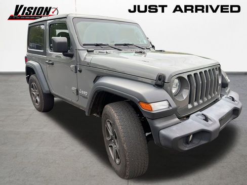 Used 2019 Jeep Wrangler Sport AWD/4WD image 3
