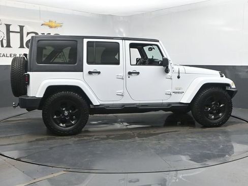 Used 2013 Jeep Wrangler Unlimited Sahara w/ Dual Top Group AWD/4WD image 36