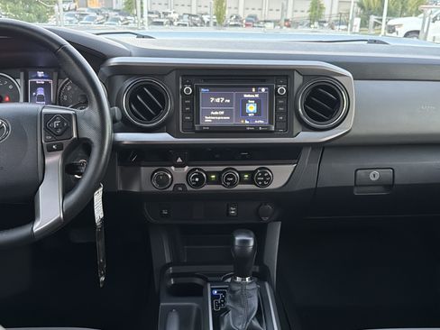 Used 2017 Toyota Tacoma SR5 w/ Tow Package AWD/4WD image 28