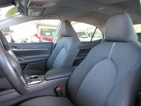 Used 2024 Toyota Camry LE image 12
