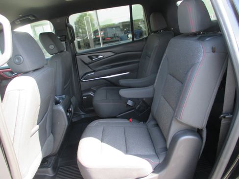 Used 2024 Chevrolet Traverse Z71 w/ Enhanced Driving Package AWD/4WD image 11